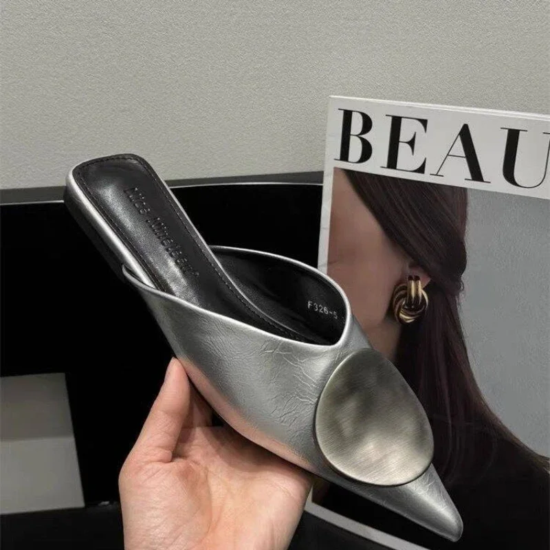 2025 Estate Nuovo design da donna Scarpe basse a punta retrò Moda comode scarpe Mueller vestono sandali con cinturino