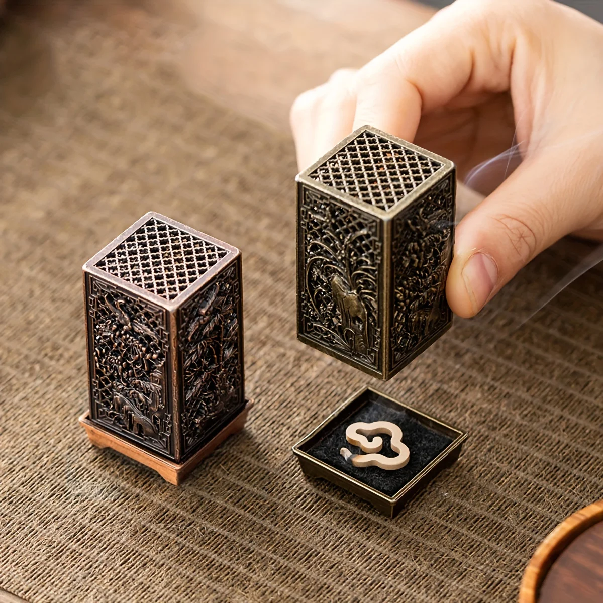 Square Vertical Incense Burner Small Xiangyun Alloy Incense Holder Indoor Aromatherapy Home Ornament Chinese Plum Inense Burners