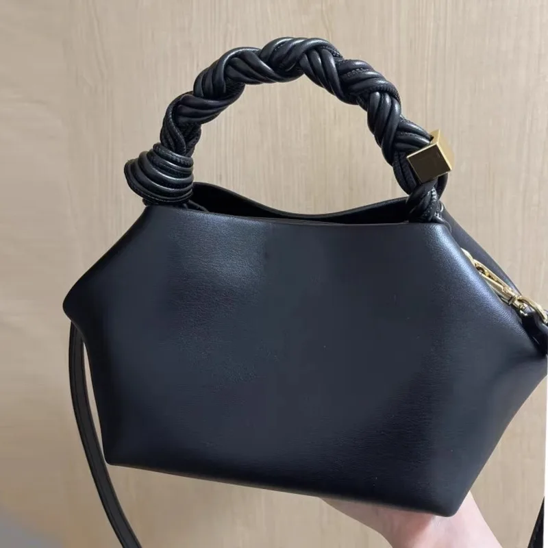 

Новая дизайнерская сумка-кроссбоди из Парижа, трендовая модель 2026 года, в стиле Y2K, шестиугольная, плетеная, с эффектом облаков, на плечо, для женщин, премиум-класса