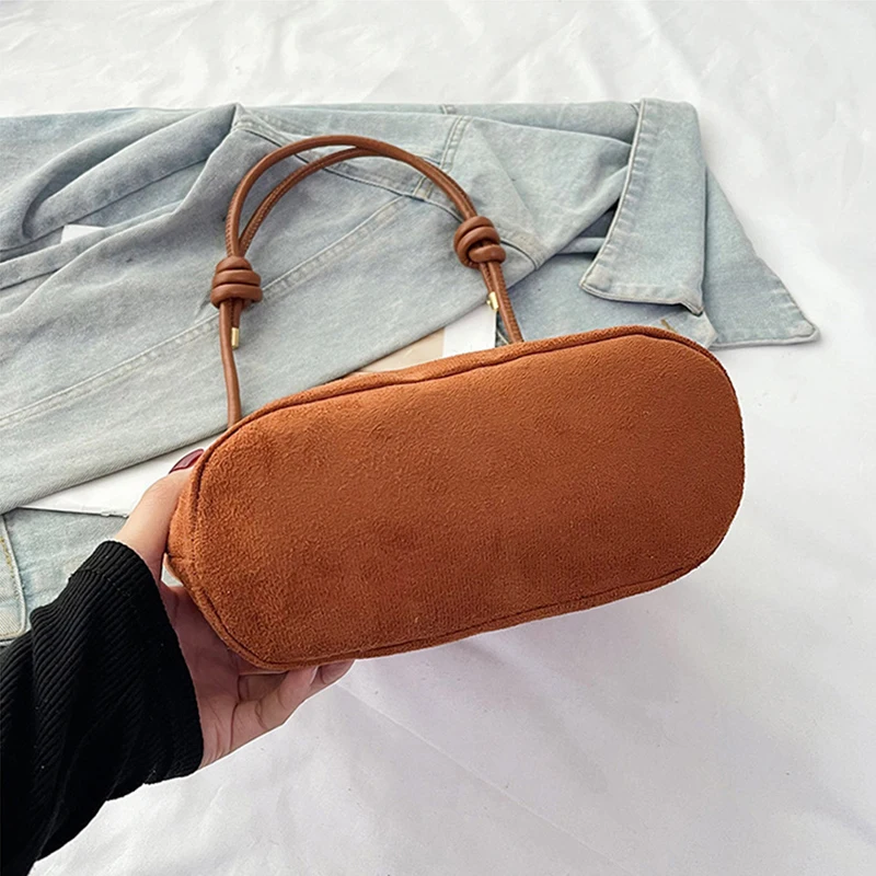 Damen-Handtasche aus Wildleder mit großer Kapazität und Buchstabenmuster, magnetische Schnalle, Samt, PU-Unterarmtasche im Retro-koreanischen Stil – Detail 25