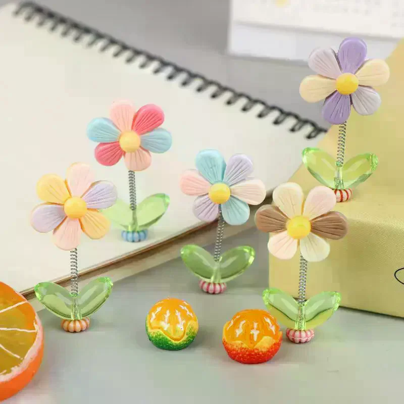 

Swinging Flower Car Dashboard Center Console, Cartoon Chrysanthemum Pendant, Car Interior DIY Decoration, Dashboard Accessories