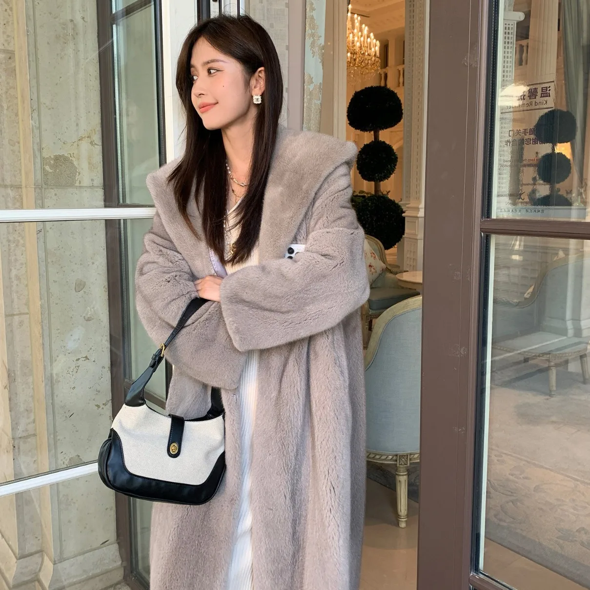 2023 extended hooded mink coat for autumn and winter, thick and warm, fashionable fur coat for women, made of mink fur