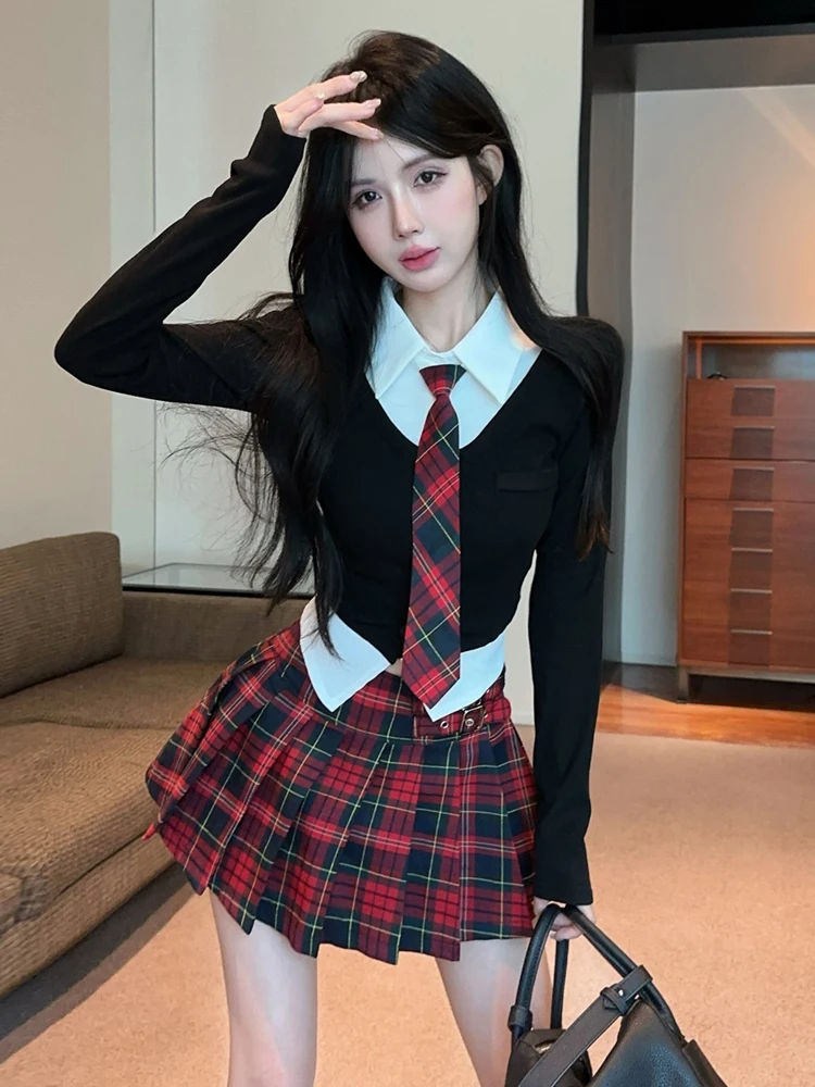 

Сексуальный комплект: облегающая футболка с длинным рукавом и плиссированная юбка в клетку с высокой талией для миниатюрных фигур. Модный повседневный стиль.