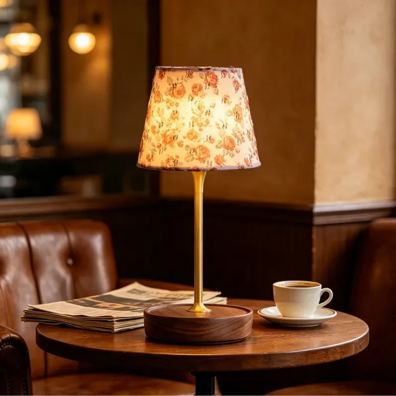 Vintage French Style Floral Fabric Table Lamp Retro Light Luxury Bedside Desk Light for Living Room Bedroom Home Decor Accent