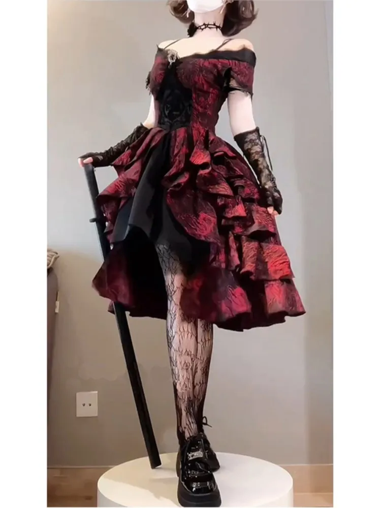 

Black and red Gothic jacquard one-shoulder wavy sweet spicy subculture dress