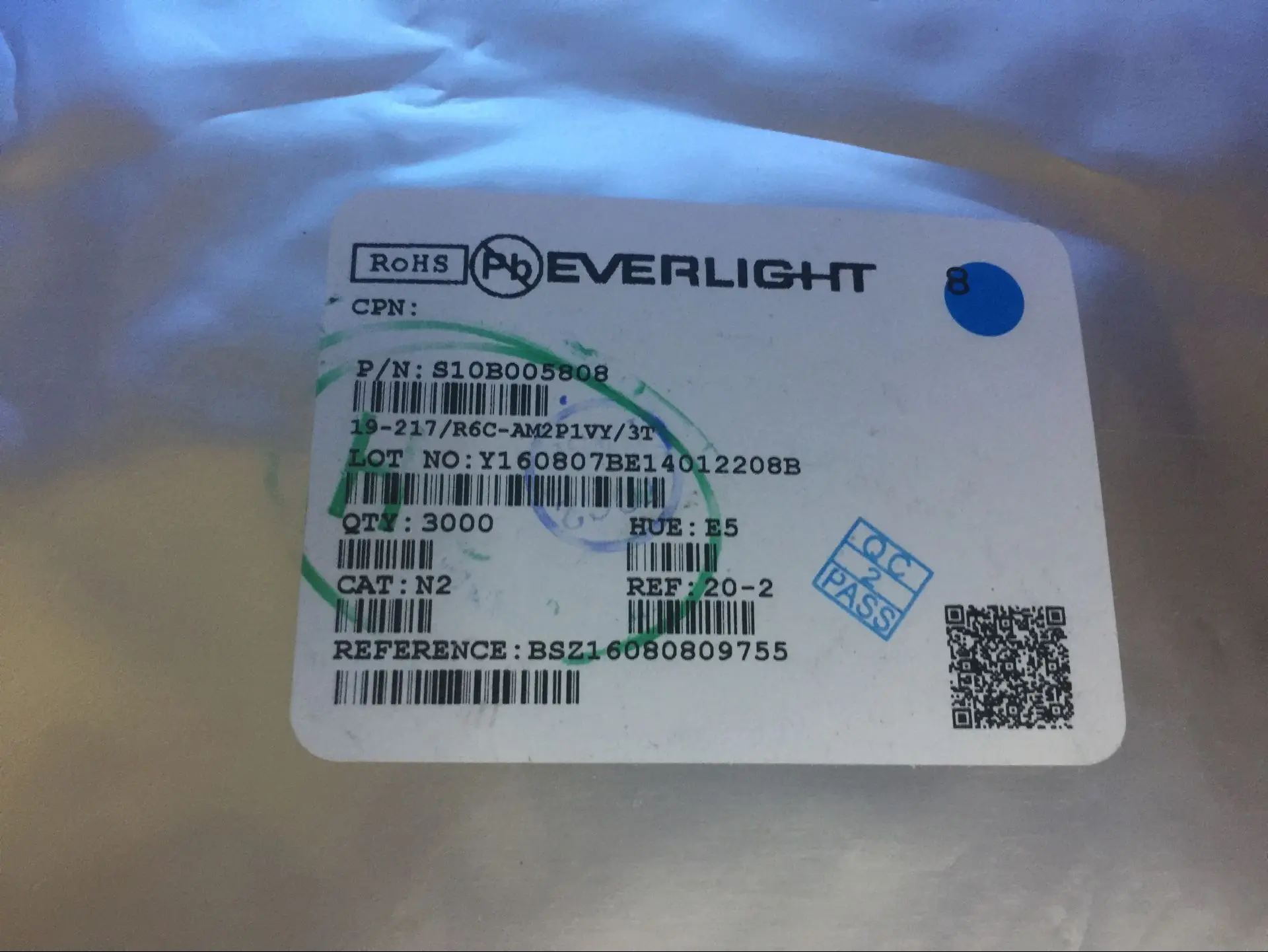 

3000pcs/lot Taiwan original Everlight 0805 series red green blue yellow white orange SMD LED free shipping