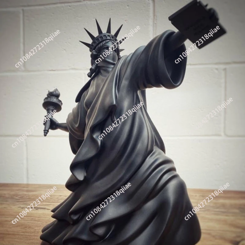 Creativity Statue of Liberty Throwing A Torch Ornaments American Modern Character Resins Ornaments Home Decoration Accessories