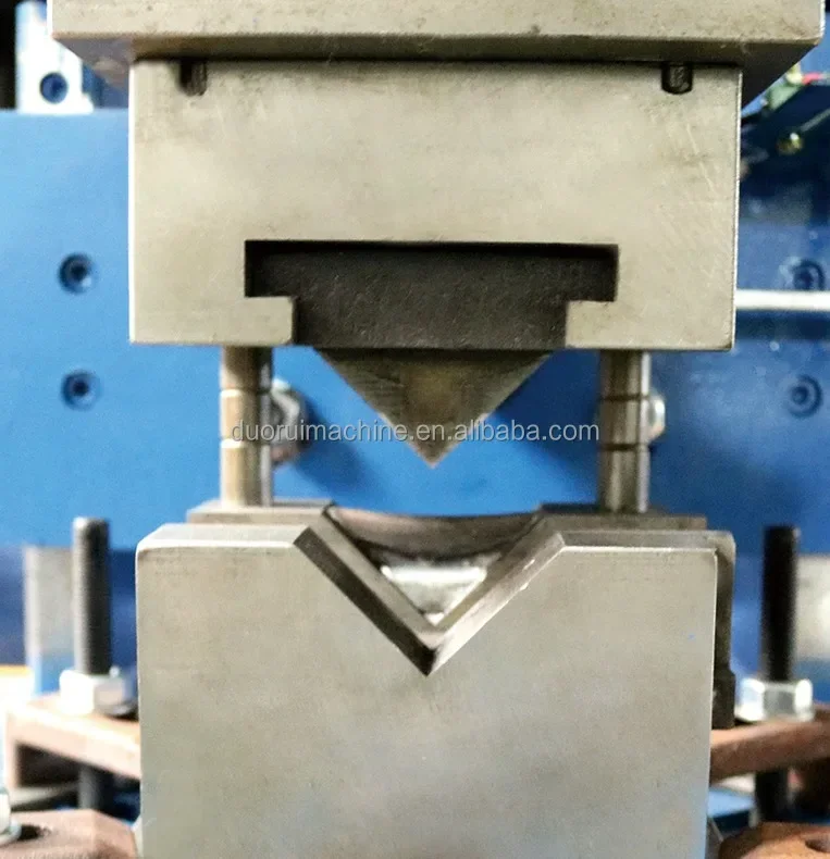 Duorui Single Station Hydraulic Pipe Notching Machine Windows Corner Cutter Machine Angle Cutting Machine