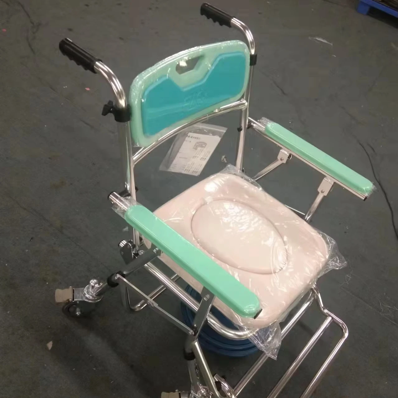 Portable Medical Toilet, Aluminum Folding Rolling Chair for Elderly and Disabled, Household Use, Lightweight and Durable