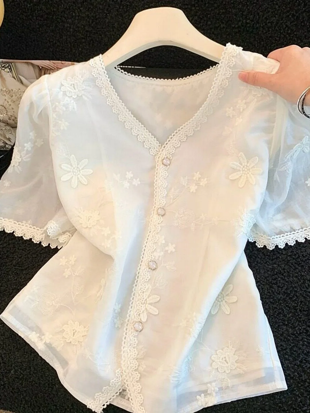 

Elegant Embroidered V-neck Lace Trim Shirt Women's Slim Fit Bubble Sleeve Top French Style Breathable Polyester Summer New Ar...
