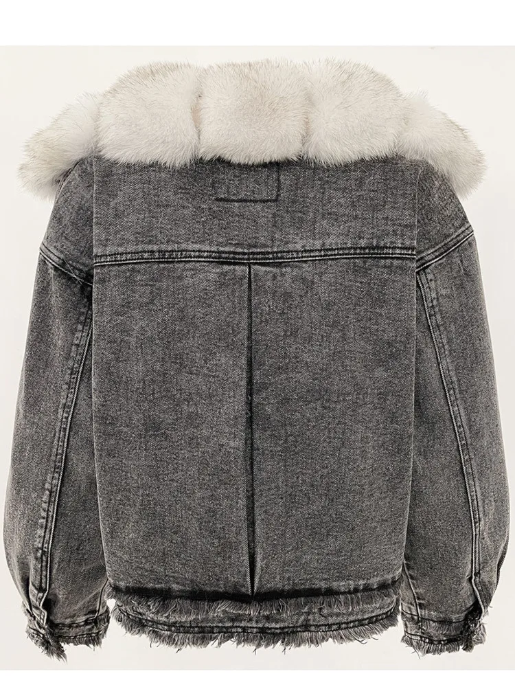 سترة ZMEENNA من قماش الدنيم الرمادي المتعثر للنساء مع ياقة من الفرو الفضي الفاخر ملابس خارجية شتوية أنيقة ودافئة ZM3400