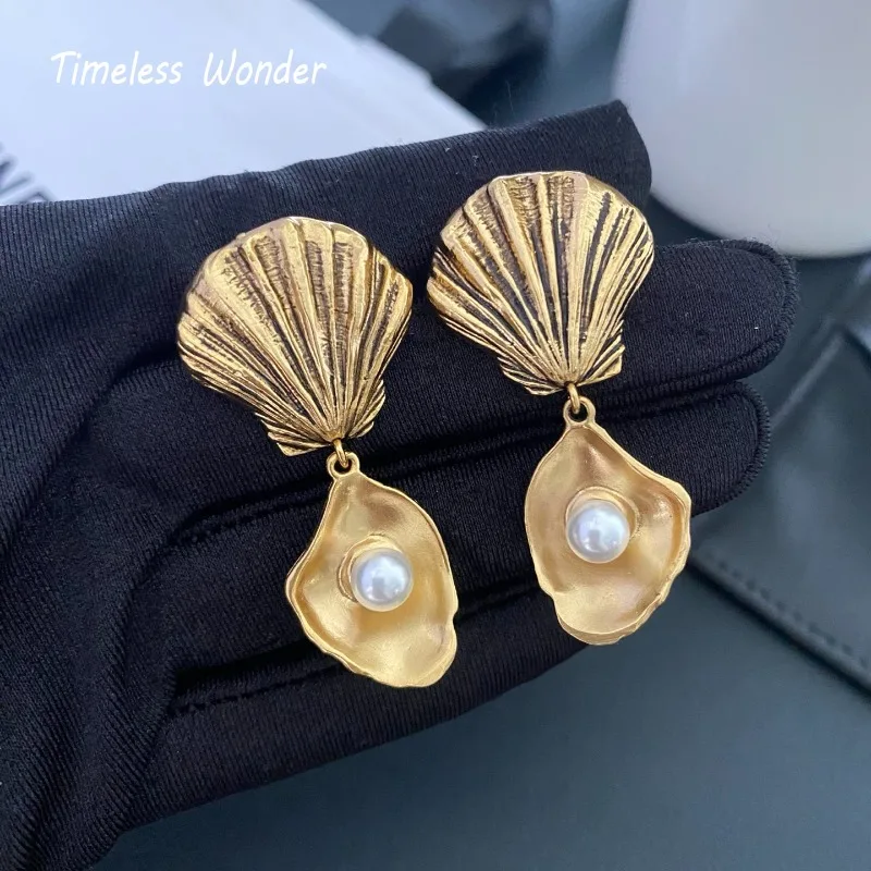 

Timeless Wonder Retro Geo Shell Stud Earrings for Women Designer Jewelry Runway Goth Sweet Luxury Rare Gift Trendy 5152
