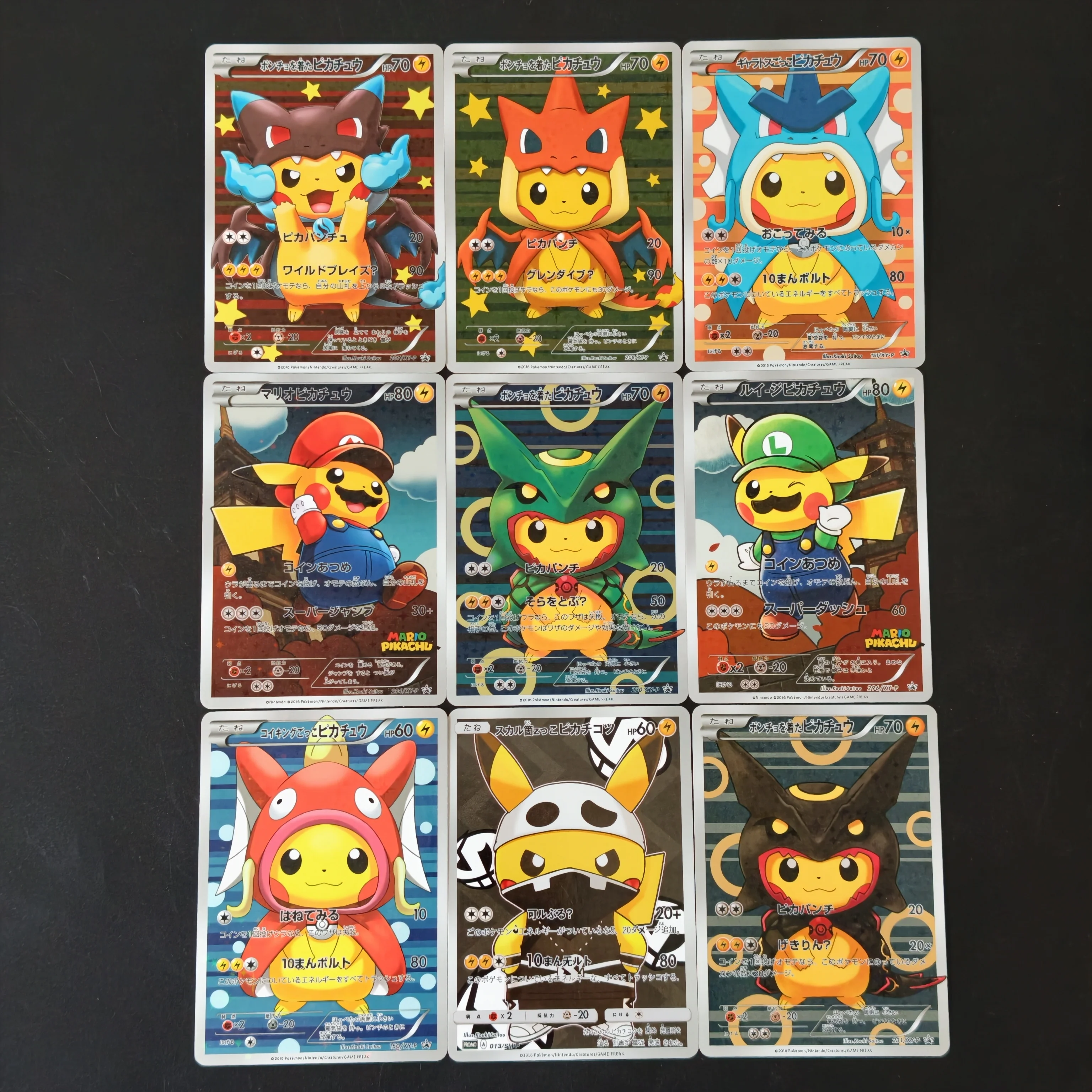 Image of 9-teiliges Set Pikachu Holo Flash-Karten TCG Japanische Version Sammelkarten DIY Pokemon Poncho-Tragende Pikachu-Karten