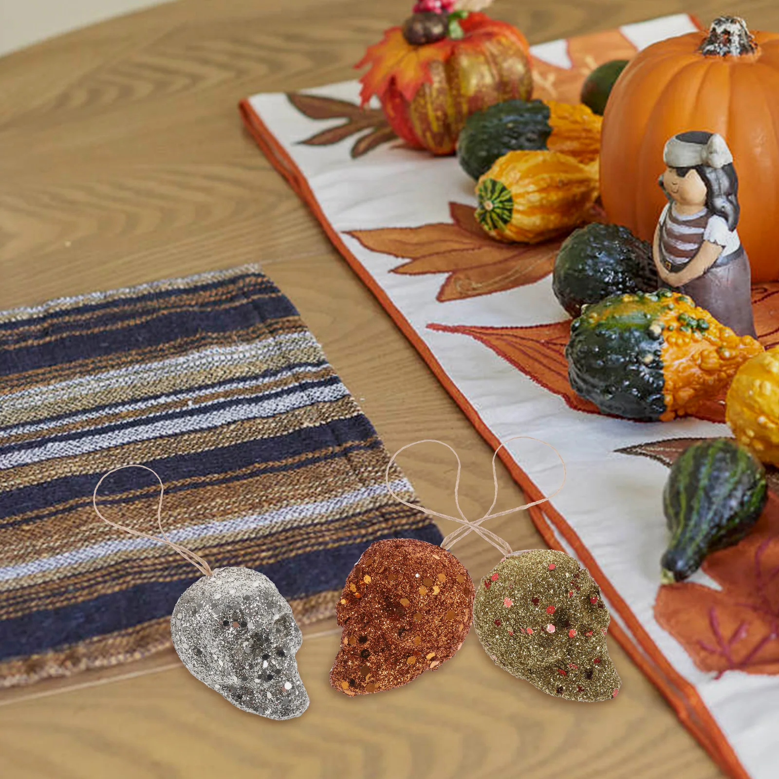 

16Pcs Halloween Skull Decoration Foam Glitter Shiny Skull Head Ornament Hanging Party Supplies Haunted Fake Skulls