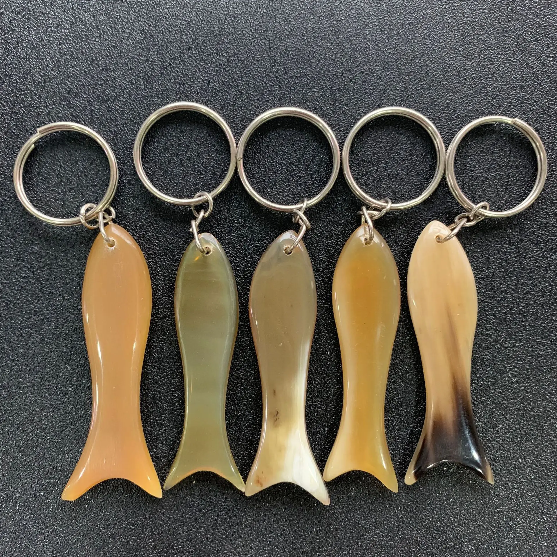 Natural Handmade Buffalo Horn Hanging Ornament Small Fish Crafts Keychain Buffalo Horn Products