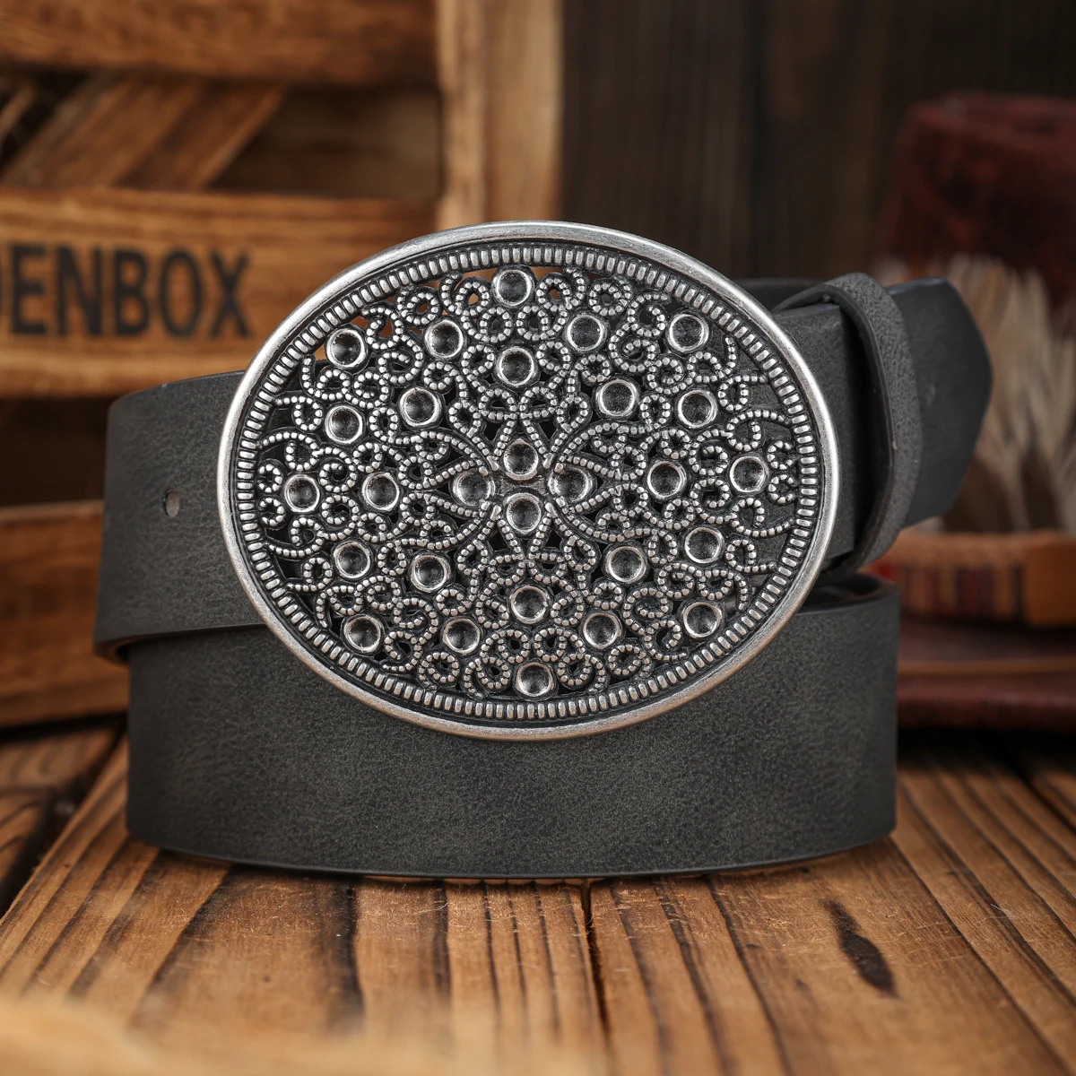 Ein PU-Gürtel für Damen und Herren, der den Stil von Western-Denim und Retro vereint, ist perfekt für alltägliche Freizeitausflüge. – Detail 7