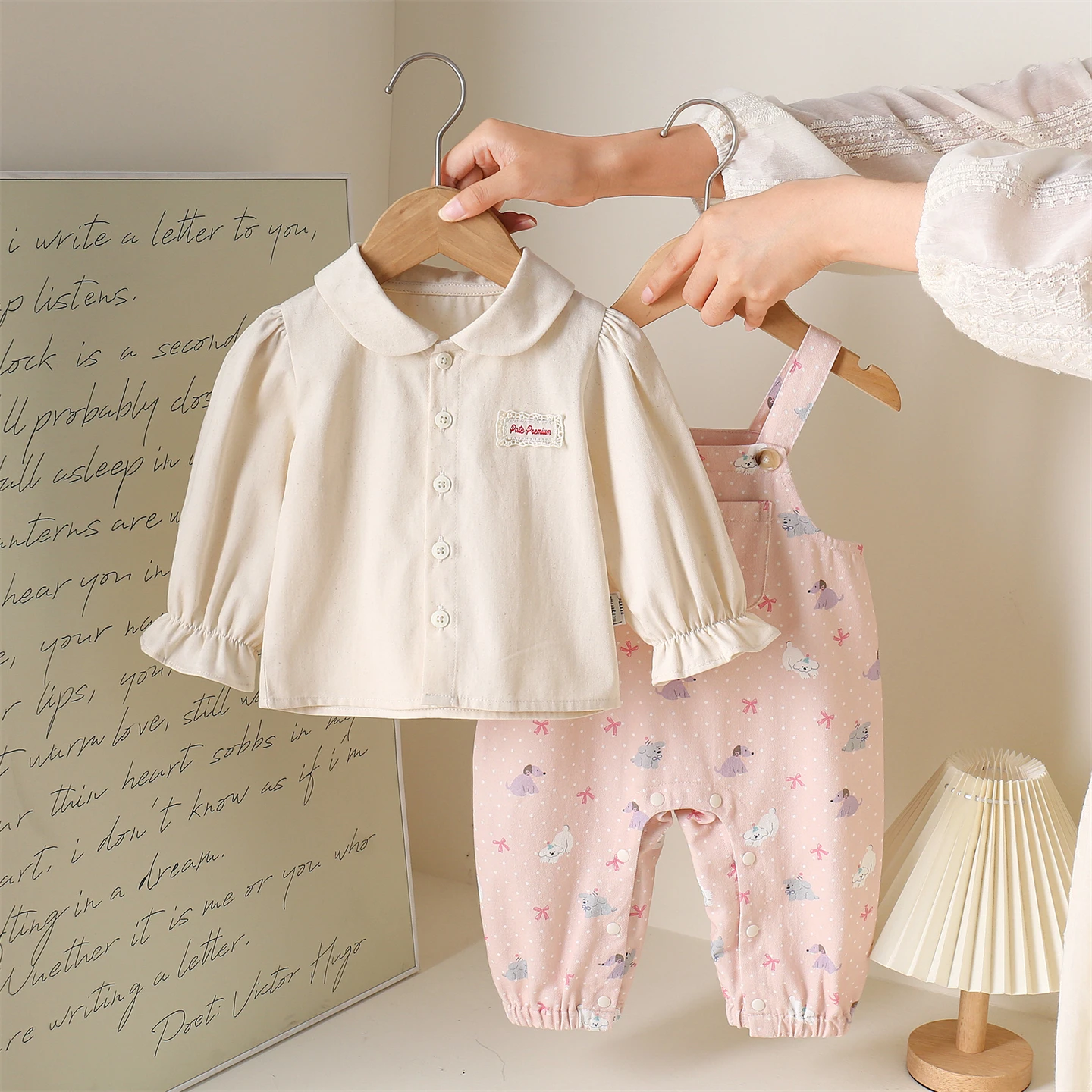 Baby Girl's Faionable Two-Piece Suit Cotton Overalls And irt Set Autumn Wear Adjustable Waist Long Sve round Ne Top
