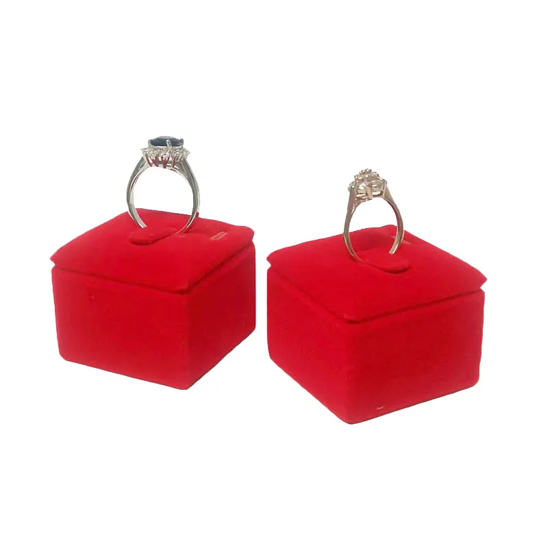 Jewelry Gold Ring Display Pedestal Red Velvet Ring Display Pedestal 4*4Cm