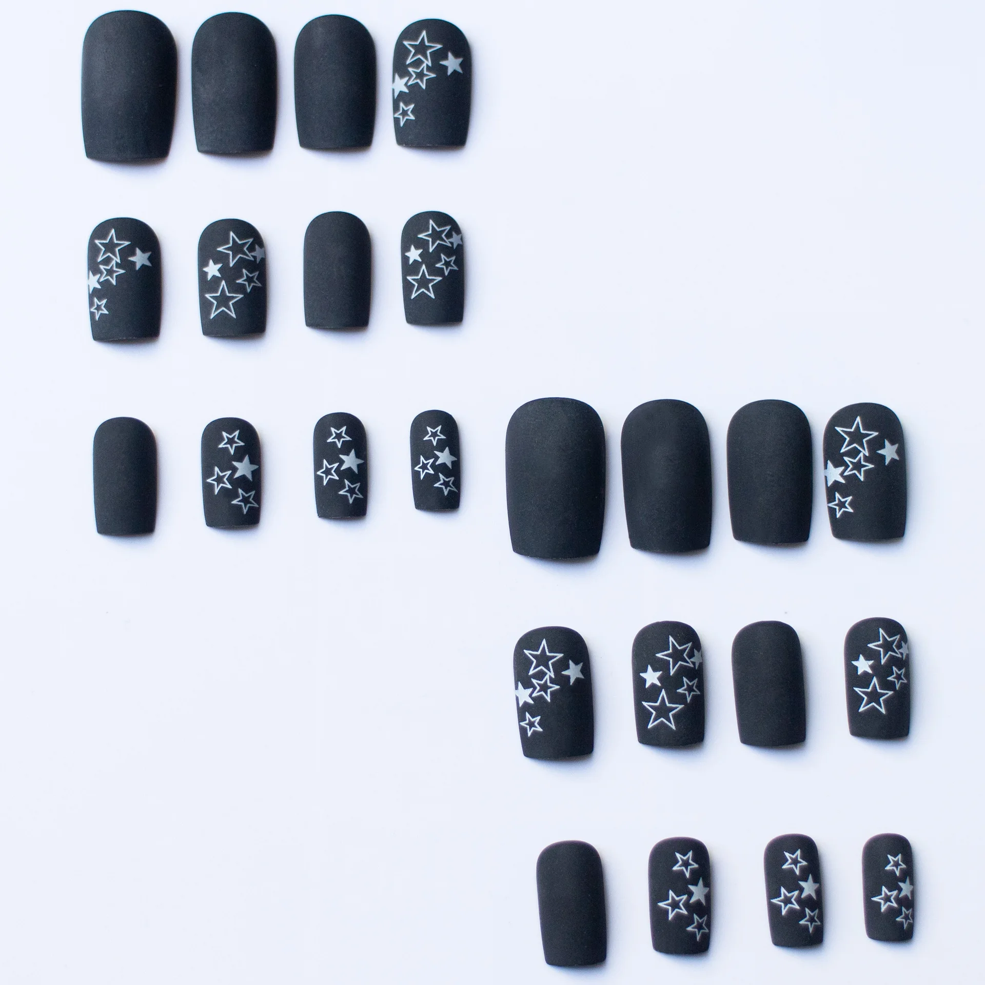 Black Frosted Fake Nails White Five-pointed Star Designs Wearable Short Square Press on Nails Y2K Girls Charms Manicure 24Pcs