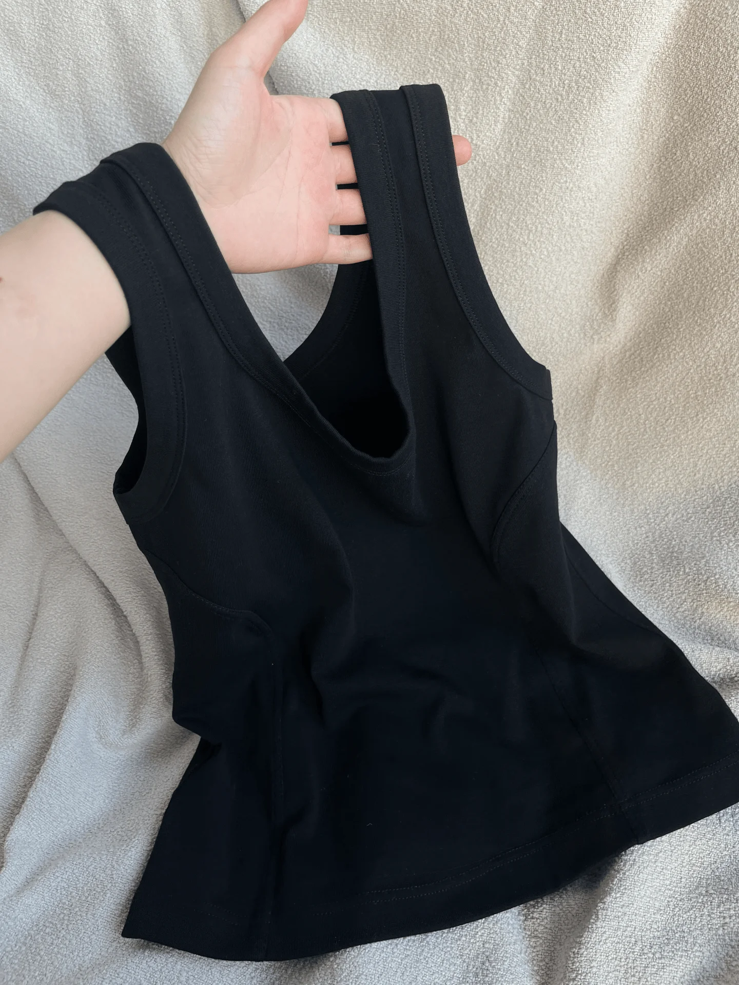 

Slim Fit Color Short Sleeveless Vest Women's Summer Casual Style Top Black Color Basic Model Versatile Slimming Effect