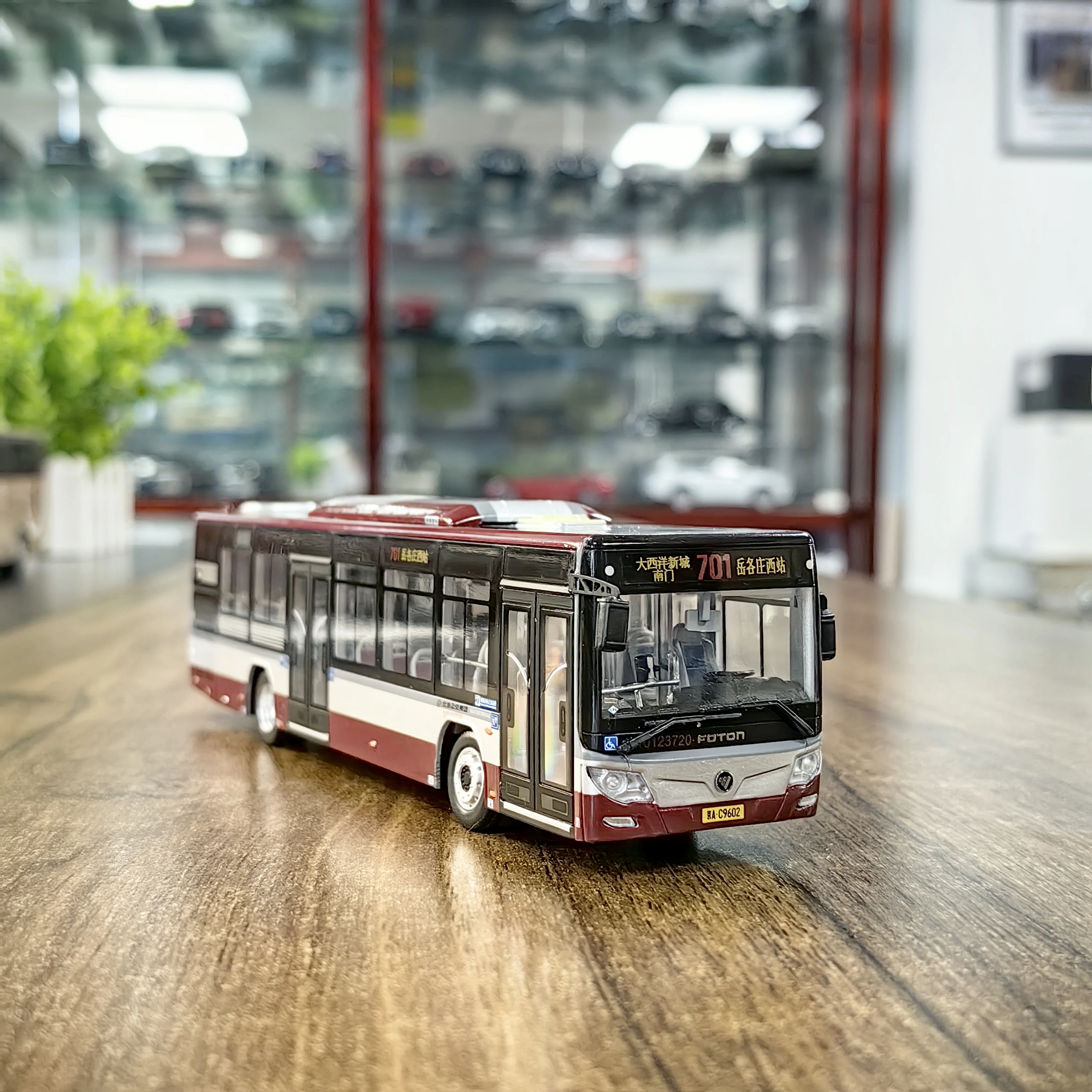 Beijing Bus 1:64 Hongying 649 Road 701 Beiqi Foton Ouhui BJ6123C7BCD Bus Model