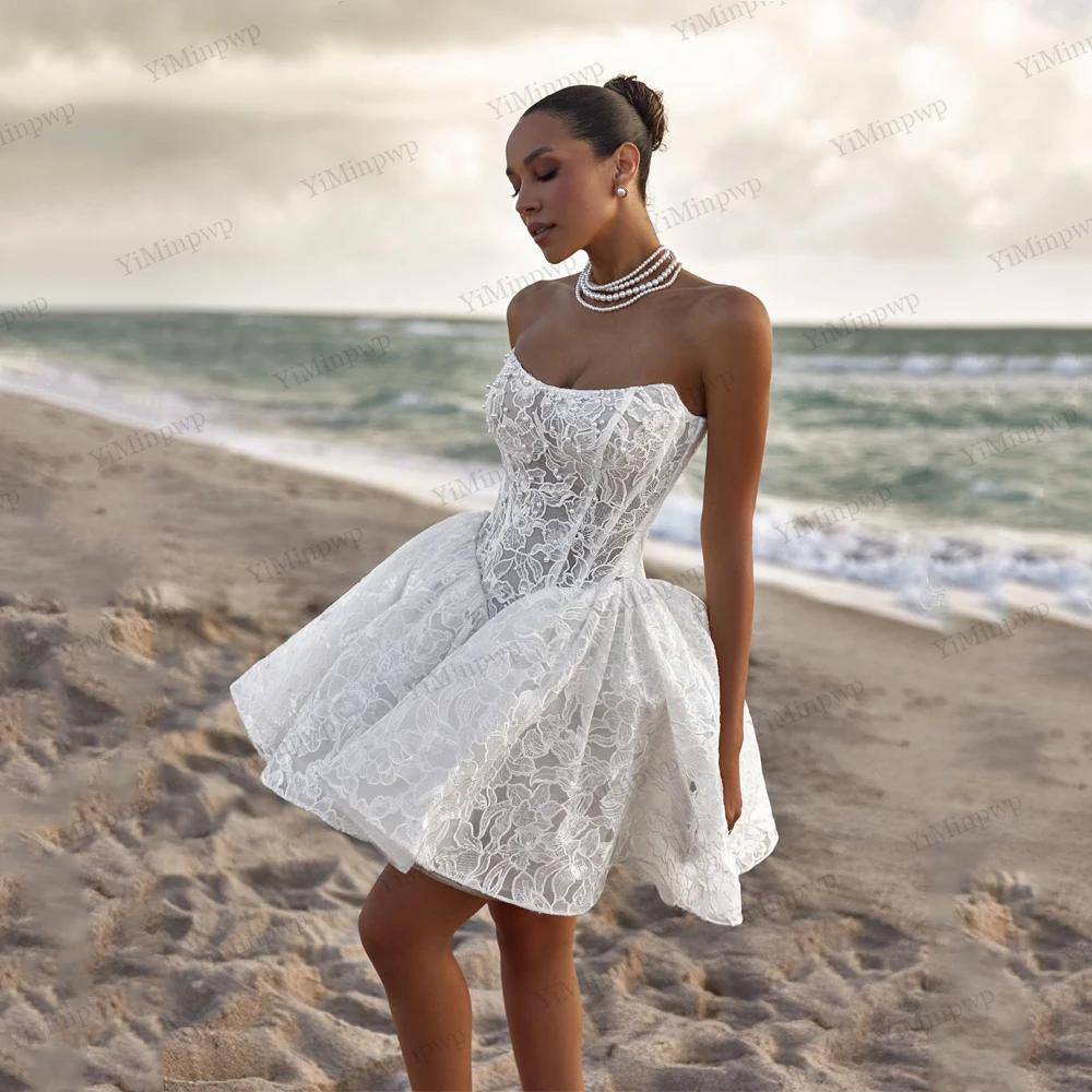 فساتين زفاف قصيرة أنيقة من الدانتيل بدون حمالات مزينة باللؤلؤ وأربطة من الخلف على شكل حرف a فساتين زفاف صغيرة للشاطئ مخصصة 2026