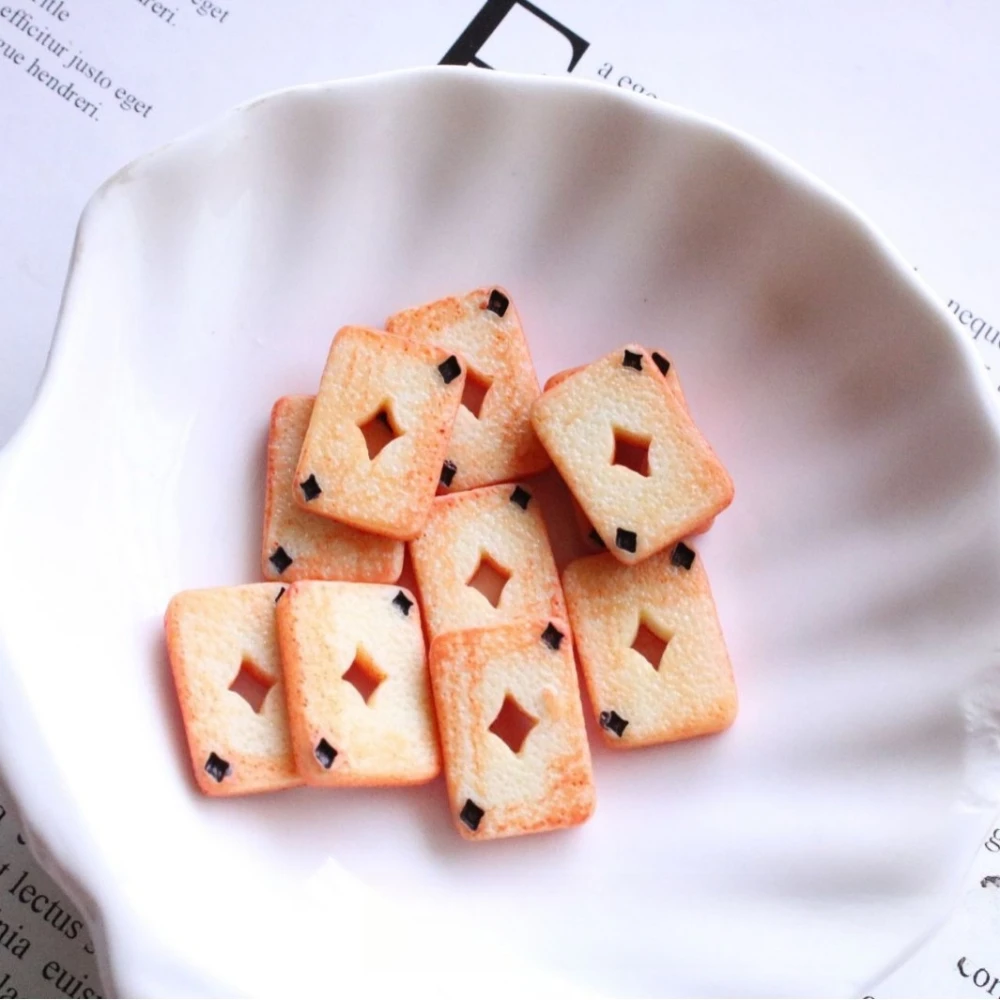 10 Pcs Miniatures Simulation Creative Poker-Shaped Cookies Heart-Shaped Square Spade Plum Blossom Decoration Crafts view 4