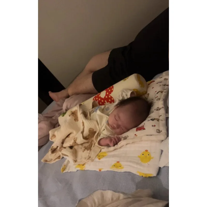 

Breathable Cotton Baby Pillow 0-12 Months Soft Bean Texture Soothing Infant Cushion Bedding Flower Animal Printed Pillow