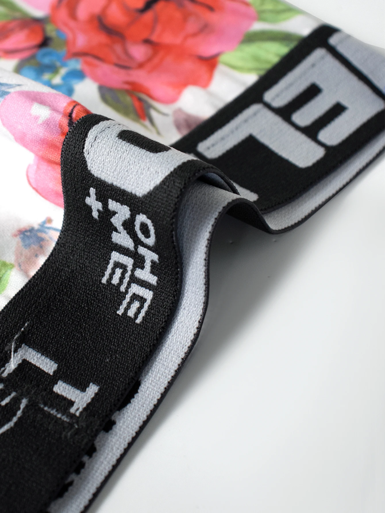 Men's Single Pair Floral Printed Briefs with Personalized Waistband Comfortable and Breathable Boxer Briefs