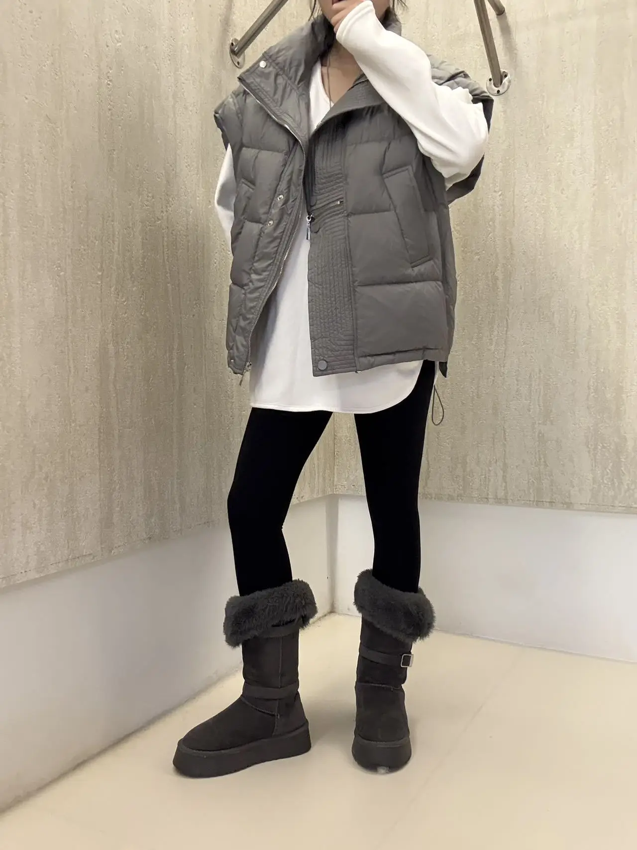 เสื้อกั๊กขนเป็ดสีขาวแบบใหม่ ดีไซน์ซิป แฟชั่นลำลอง คอตั้ง แขนกุด ทรงหลวม อุ่นสบาย สำหรับผู้หญิง