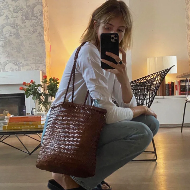 Japanese top layer cowhide hand woven shoulder bag  retro leather woven bucket bag Single shoulder vegetable basket bag female