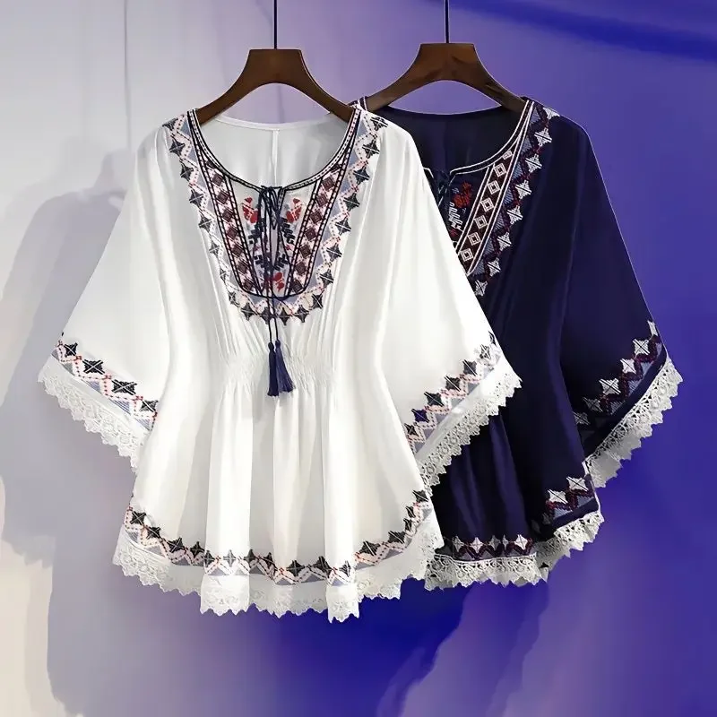 Damskie letnie styl Boho koszulki z haftem bluzki w stylu Retro luźna, bawełniana koronkowe brzegi rękaw w kształcie skrzydła nietoperza koszula Kimono okrycie plażowe