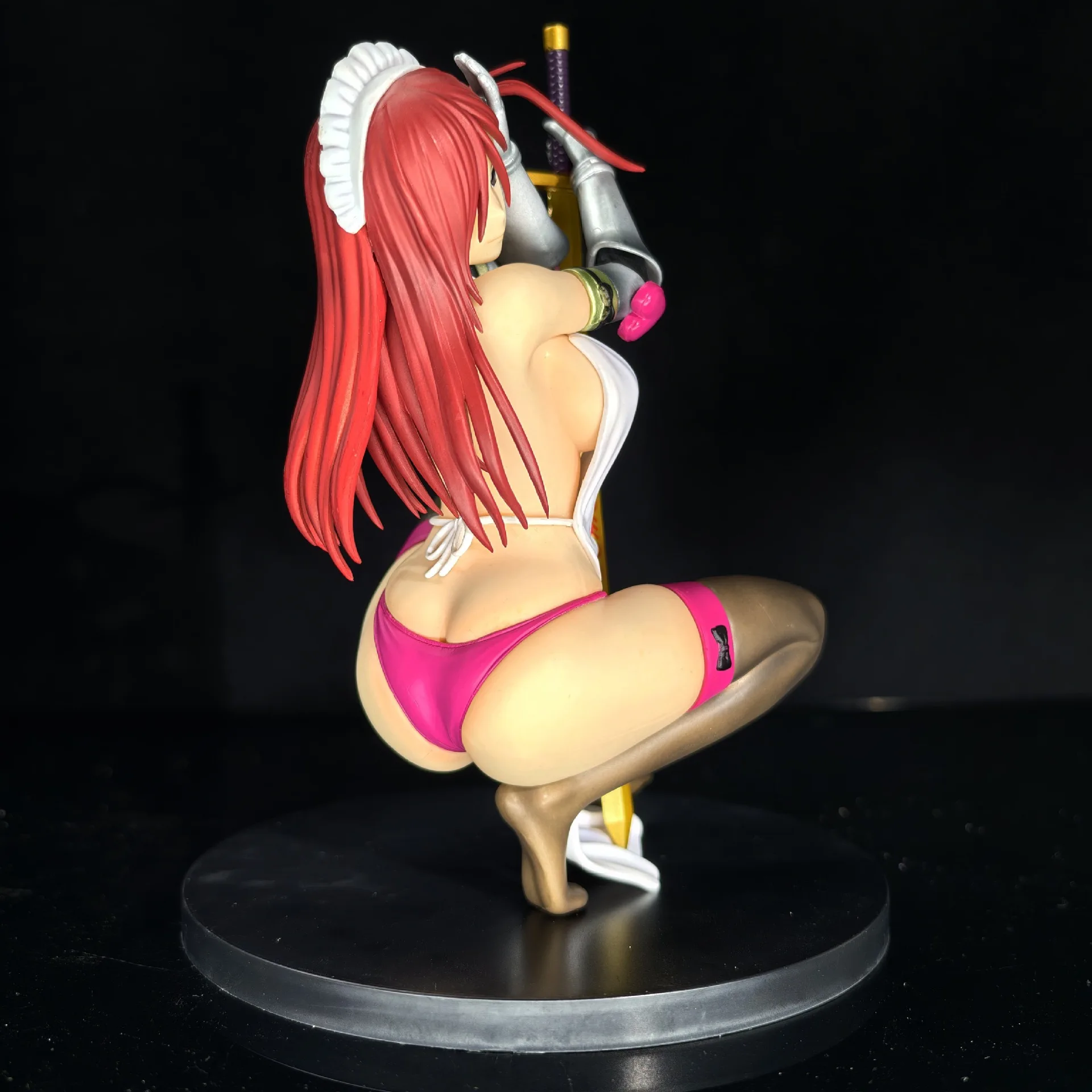 19CM FAIRY TAIL Erza Scarlet  Armor of Temptation Squatting Anime Handmade Action Figures Desktop Case Decoration Ornament Gift