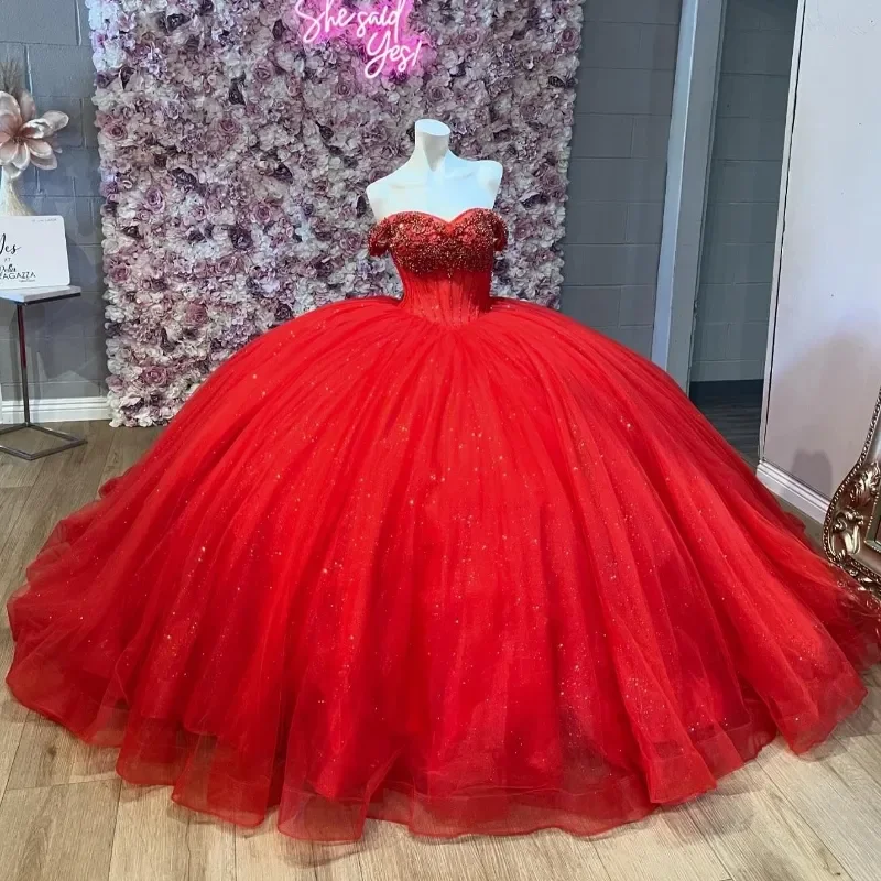 فساتين أميرة على الكتف ، أحمر لامع ، حبات بلورات لامعة ، فساتين Quinceanera ، فستان 16 حلو ، 15