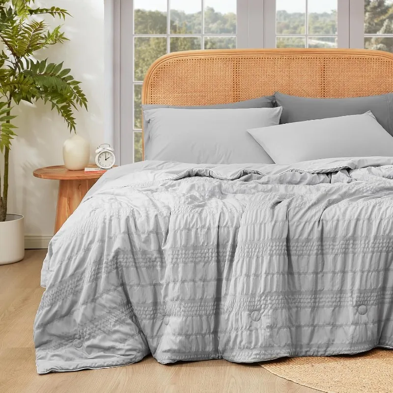 Seersucker Cooling Comforter King Size, Q-Max 0.4 Reversible Lightweight Cooling Blanket