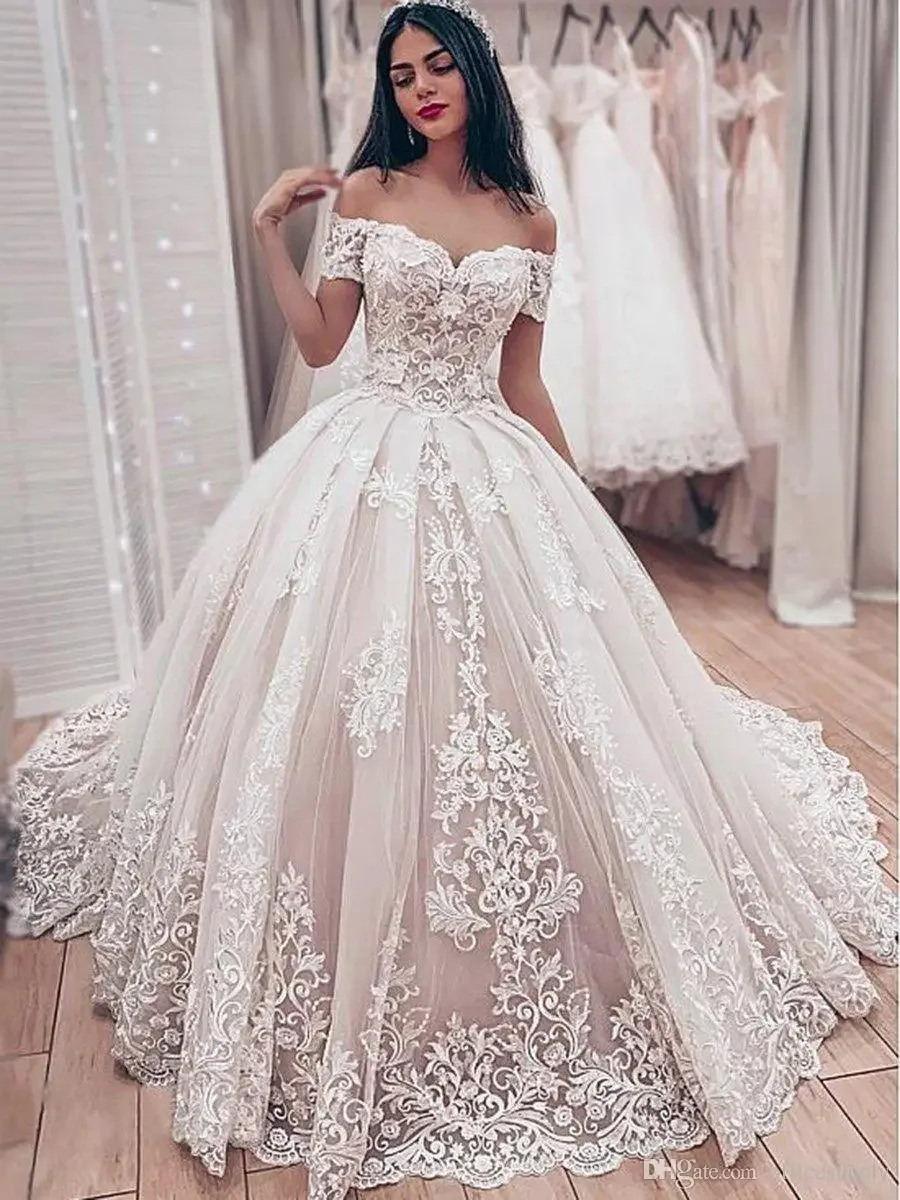 Robes de mariée en dentelle personnalisées, robe de Rh, décolleté en cœur, train de balayage à lacets, appliques, patients modestes, quelle que soit la robe