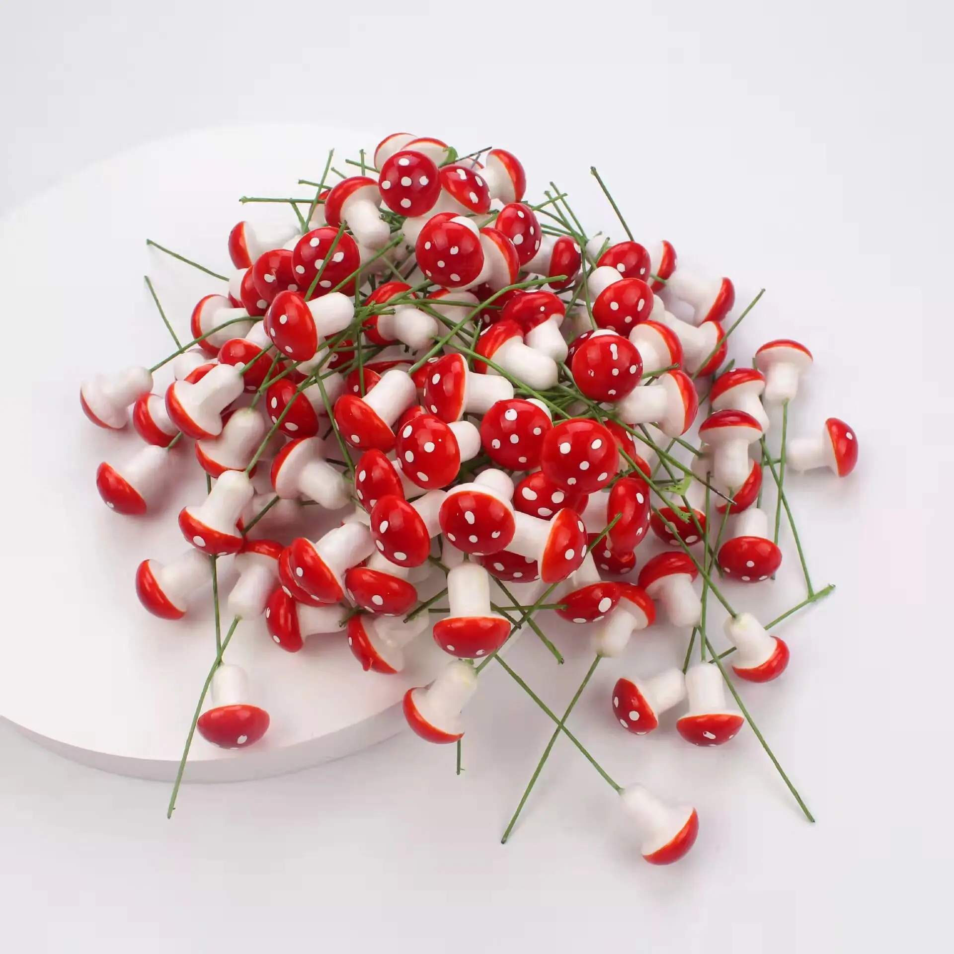 

Wholesale 1000pcs 2CM Mini Mushroom Miniatures Fairy Garden Moss Terrarium Resin Crafts Decorations Artificial Stakes Craft