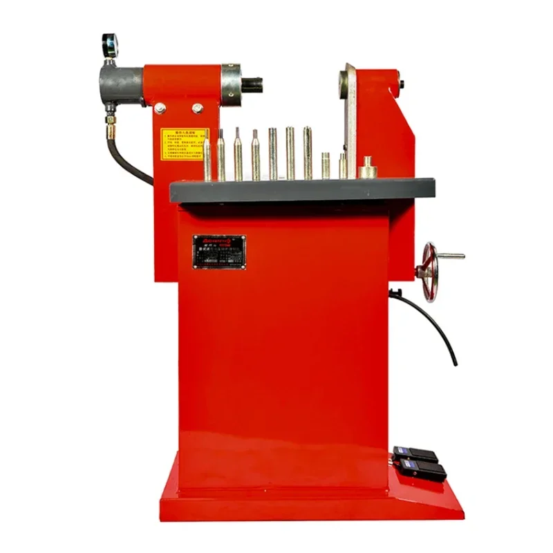 

Hydraulic brake shoe casting riveting machine