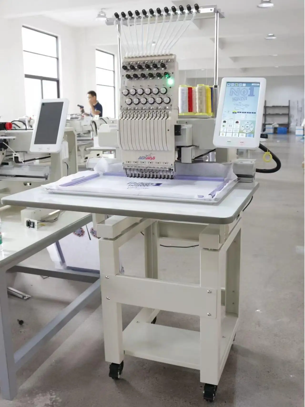 REVHON QH-C1201 WiFi Connection High-Quality Embroidery Machine Computerized 12/15 Needle One Head Embroidery Machine