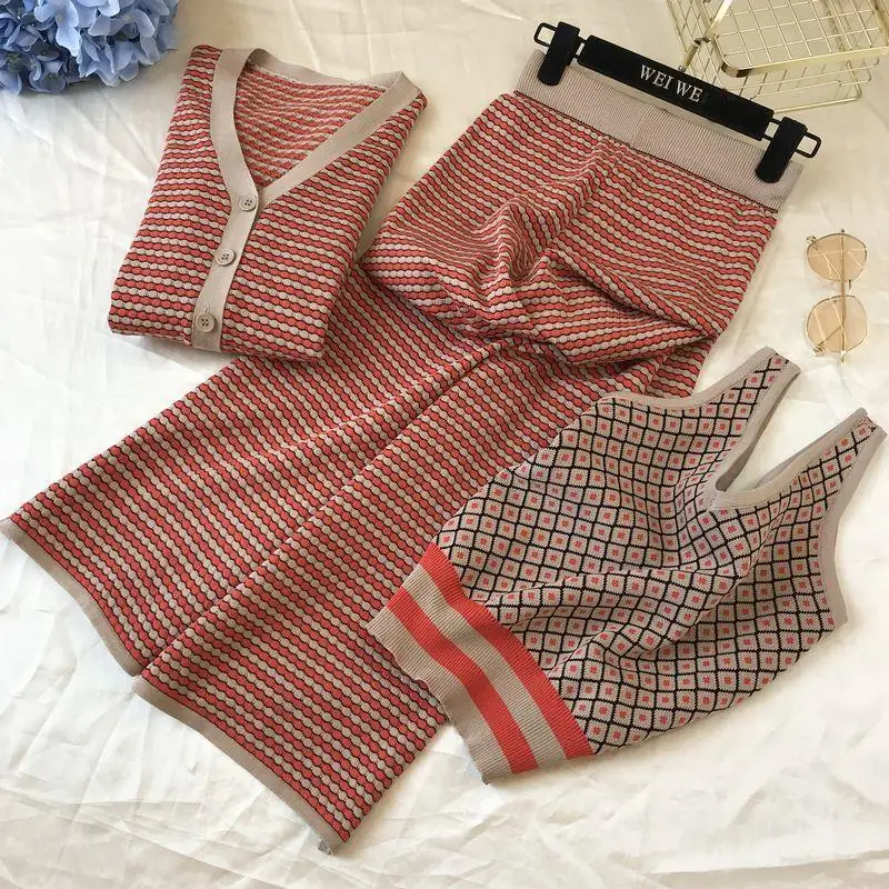 

2024 Autumn New Temperament Plaid Print Tops Knitting Three-piece Set for Women V-collar Sweater Cardigan+ Knitted Pants T49