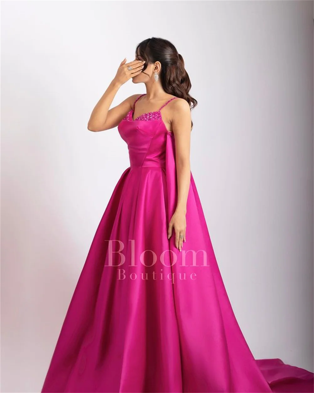Bella Fuchsia Satin Robes De Soirée Spaghetti Strap A-line Long Train Prom Dresses Elegant Sleeveless Floor-length Wedding Dress