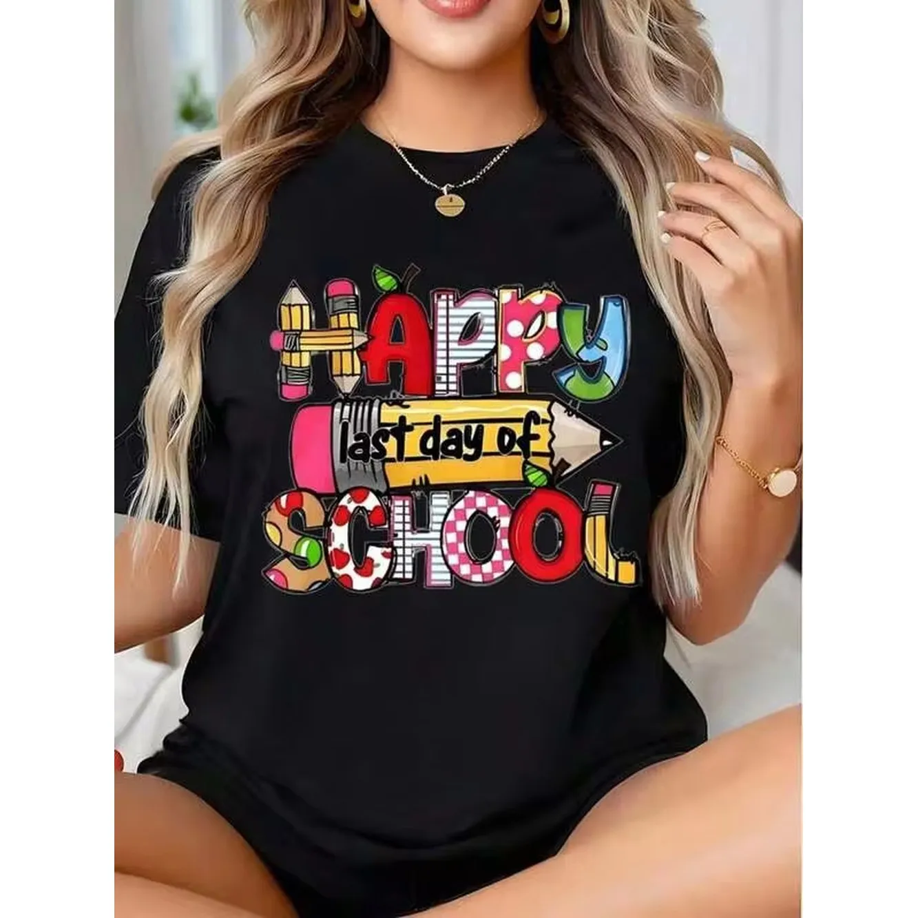 Happy Last Day Of School Graphic Tee For Teachers And Students Celebration Shirt Fun Back To School Design Summer Outfit For Kids And Adults,Women's O