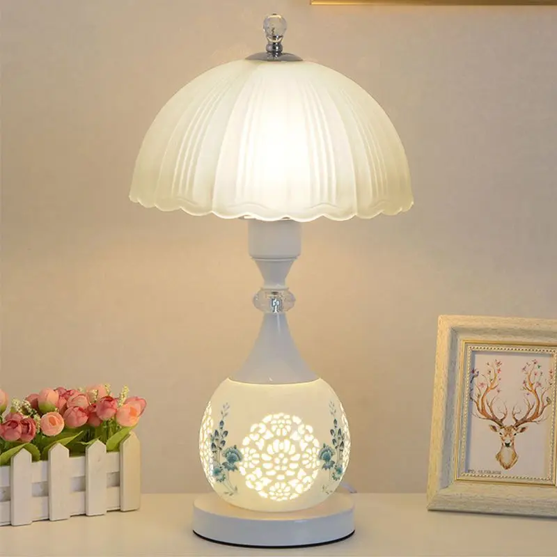 

European and American style LED energy-saving ceramic desk lamp bedroom bedside lamp warm glass decorative lamp