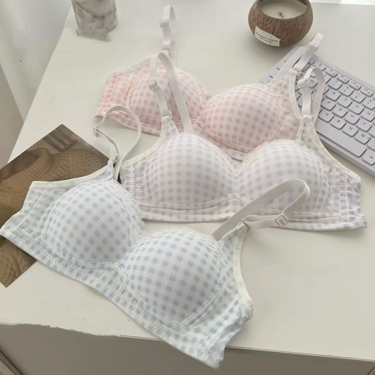 Thin checkered design for girls and students, one-piece cute lace lingerie, anti-sagging and comfortable bra without underwire