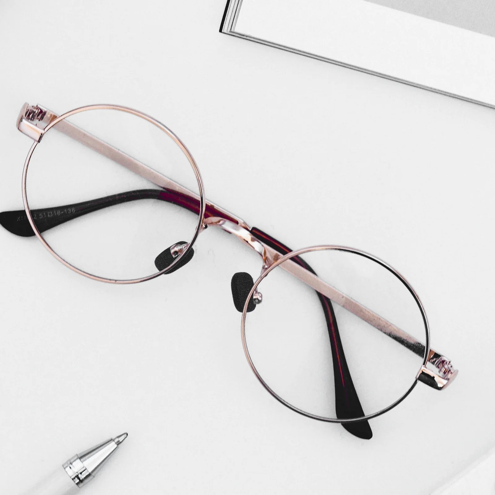 

60Pairs Anti-Slip Eyeglass Nose Pads Durable Sponge Cushions Comfortable Non-Skid Nose Support for Glasses Practical Eyeglasses