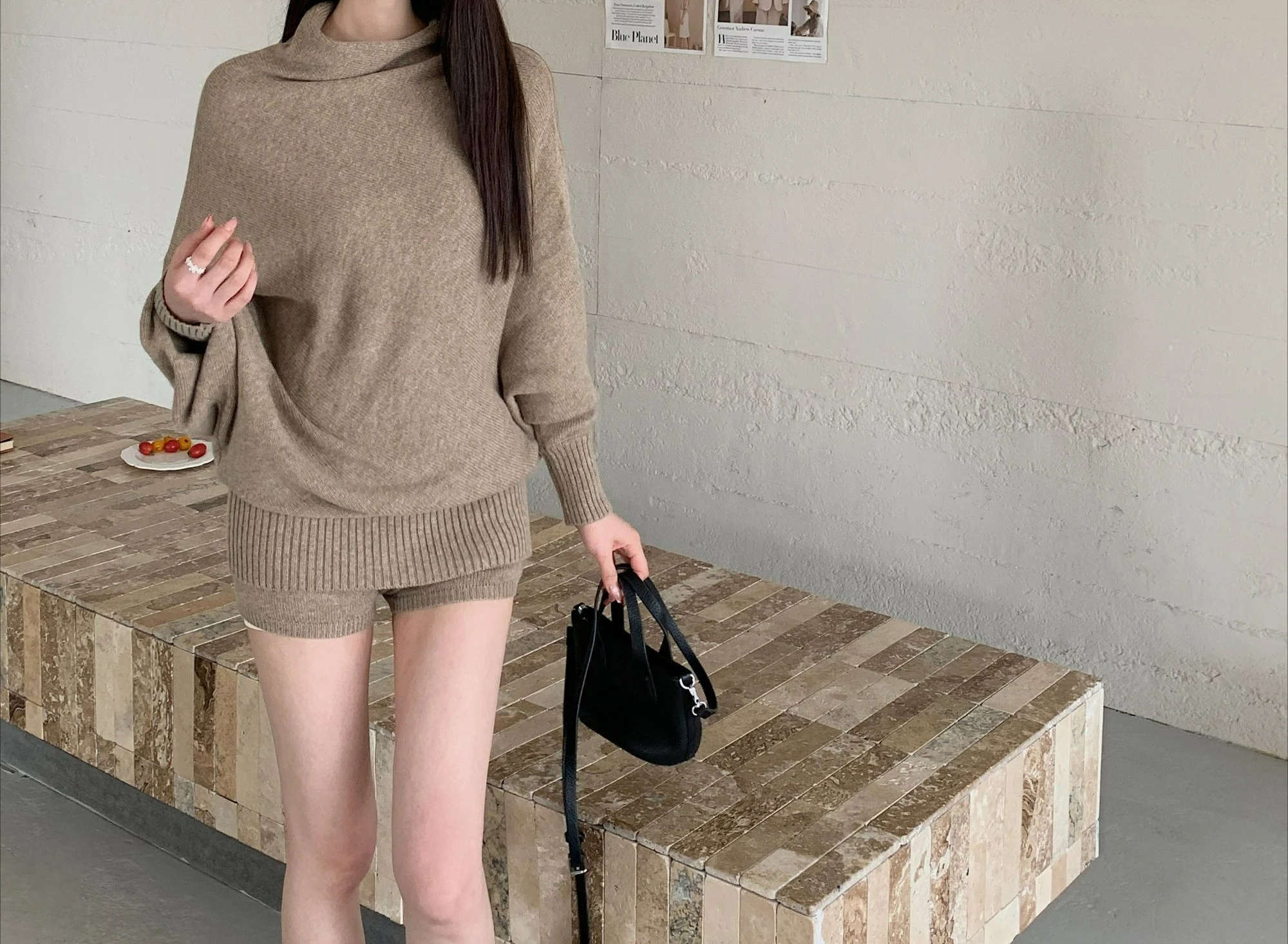 Women's One-word Loose Top Lazy Knitted Sweater A Complete Set of Sweaters A Two-piece Set of High Waist Long-sleeved Shorts