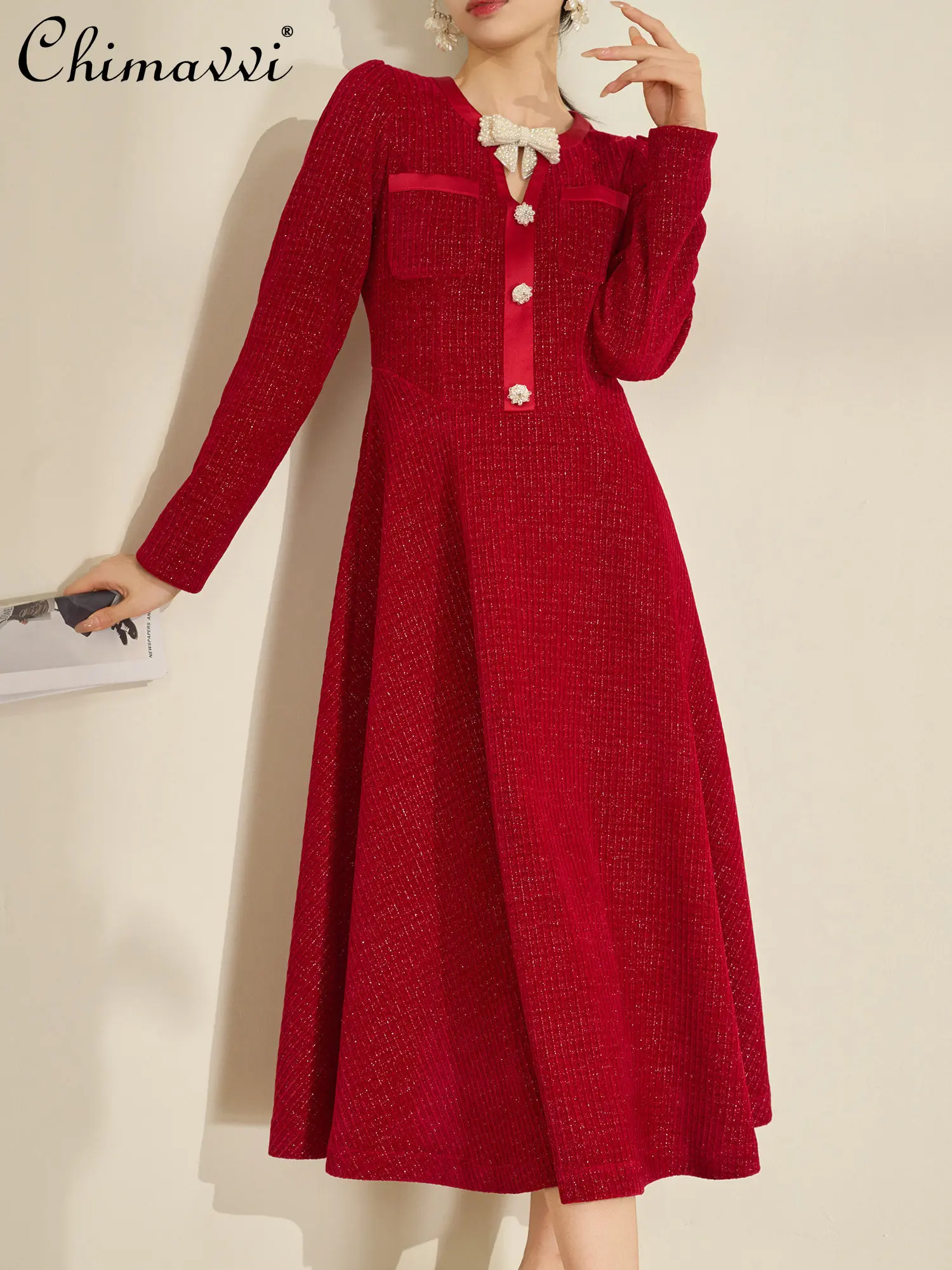 

Элегантное вечернее платье во французском стиле с бисерным бантом, V-образным вырезом, длинными рукавами, завышенной талией, приталенного силуэта А-силуэт, новогоднее, красное, для женщин, весна 2026