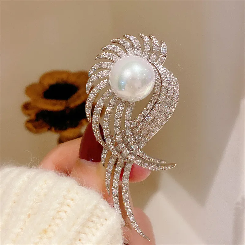 CC Sparkly Brooches Imitation Pearl Coat Pins Korea Style Cardigan Shawl Buckle Elegant Suit Pin Shining Corsage Party Gift B303