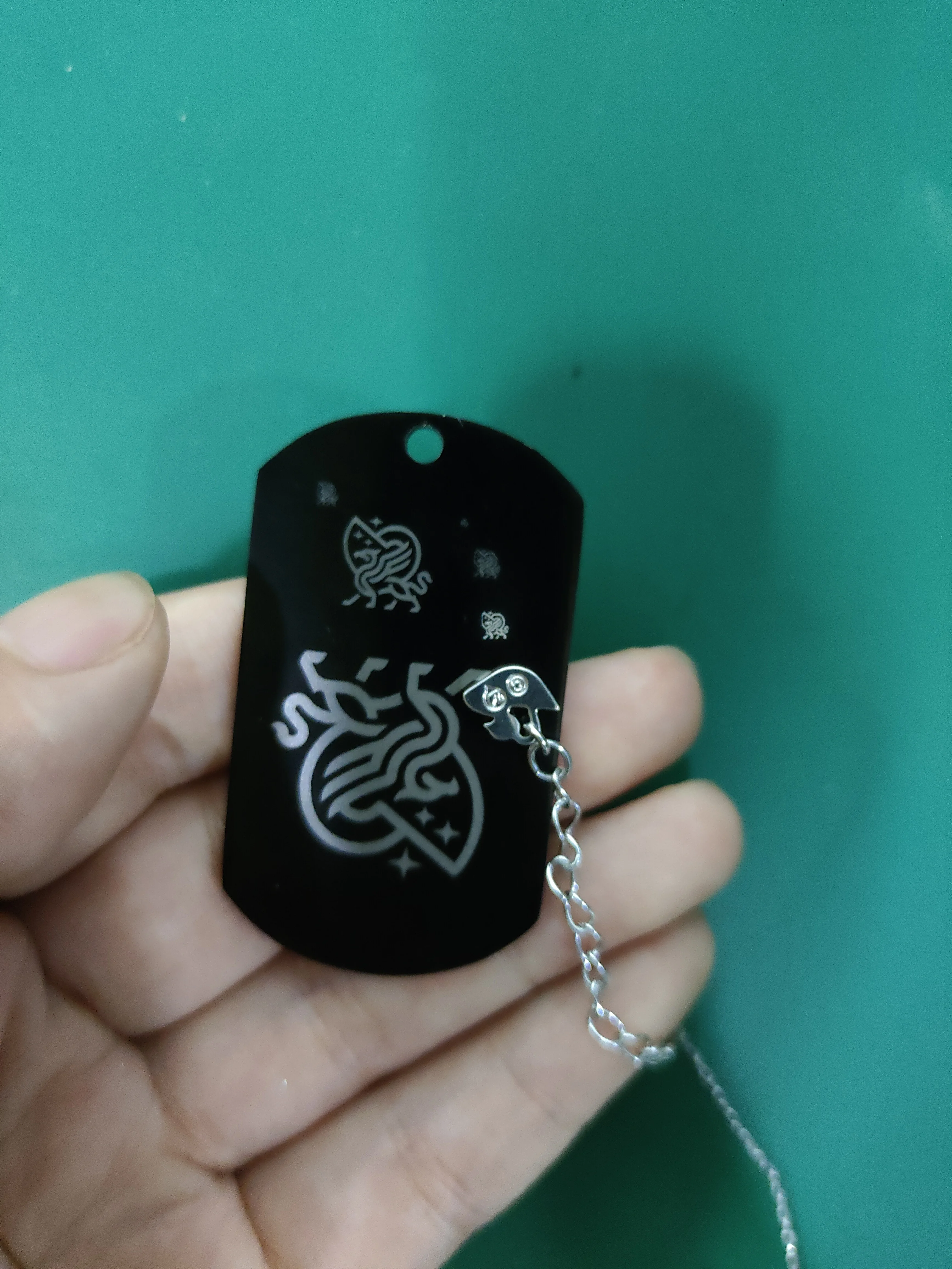 

Система волоконной лазерной маркировки Galvo 20 Вт 30 Вт, для лазерной маркировки MOPA черного цвета из нержавеющей стали, высокая контрастность, 110 В/220 В