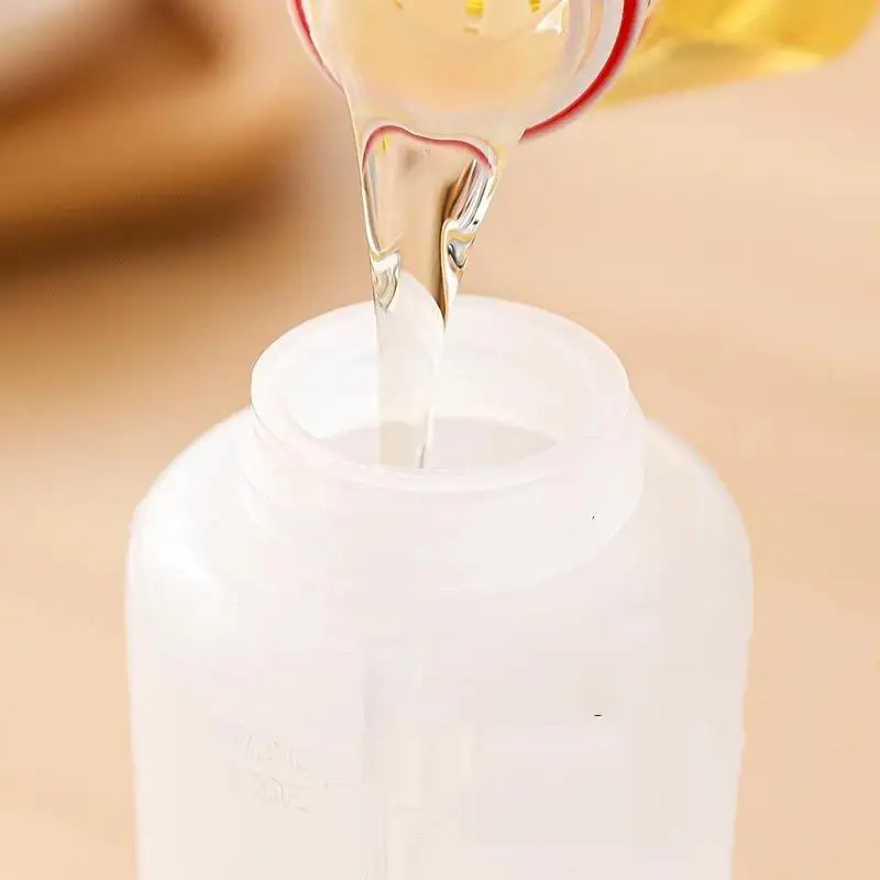 Silicone Oil Bottle With Barbecue Brush Oil Dispenser Bottle Portable Outdoor Picnic BBQ Accessories Kitchen Frying Baking Tools